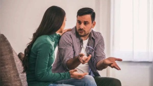 Warning Signs: 7 Red Flags That Signal Commitment Issues in a New Relationship