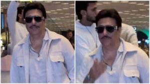 Govinda’s first public appearance amid divorce rumours with Sunita Ahuja, gives flying kisses to paps