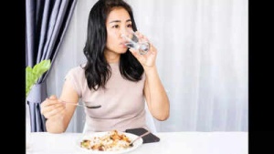 Why drinking too much water with meals can harm digestion: Know the risks
