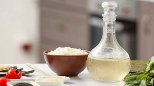 Simple and effective toilet cleaning hack with a toilet paper roll and vinegar