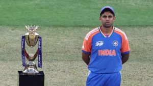 Suryakumar Yadav Fires Back at Pakistani Journalist Over Asia Cup Controversy: India's Trophy Snub and Handshake Boycott Under Scrutiny