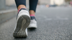 Walking 10 minutes vs 60 minutes: Top neurologist explains the benefits