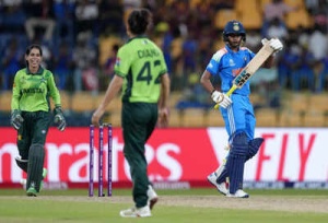 India's Fielding Coach's Exuberant Praise Goes Viral After Dominating Win Over Pakistan in Women's World Cup - Watch Now