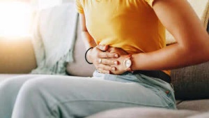 Beat the Bloat: Causes of Morning Digestive Discomfort, Foods to Eat and Avoid, and Expert Tips