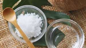 Beat Indoor Laundry Blues: Dry Clothes Faster This October with a Simple Salt Trick