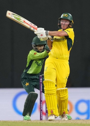 Mooney's Century Powers Australia to Dominant World Cup Win Over Pakistan After Early Collapse