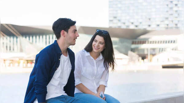Inconsistent presence in the relationship