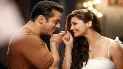 'Salman Khan covered me with a blanket because my dress was short,' reveals his co-star Daisy Shah: 'Ladki ko jitna dhakoge utna sunder'