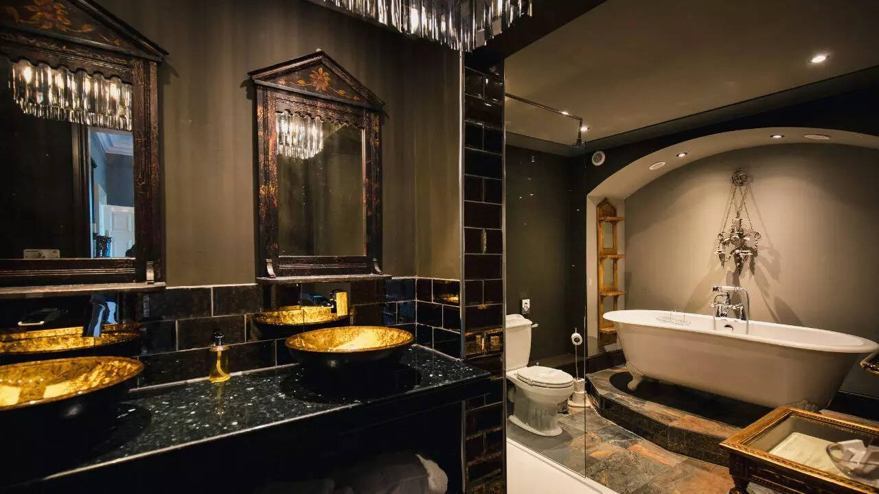 Simple tips to make your bathroom smell divine