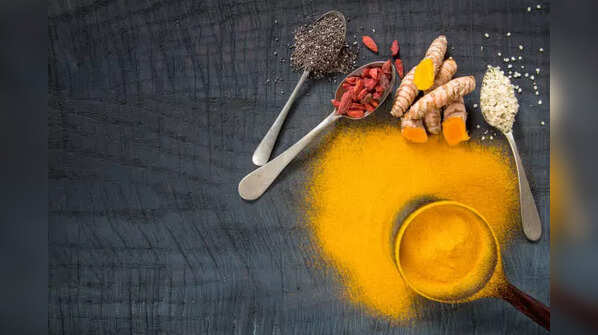Chia and turmeric pack