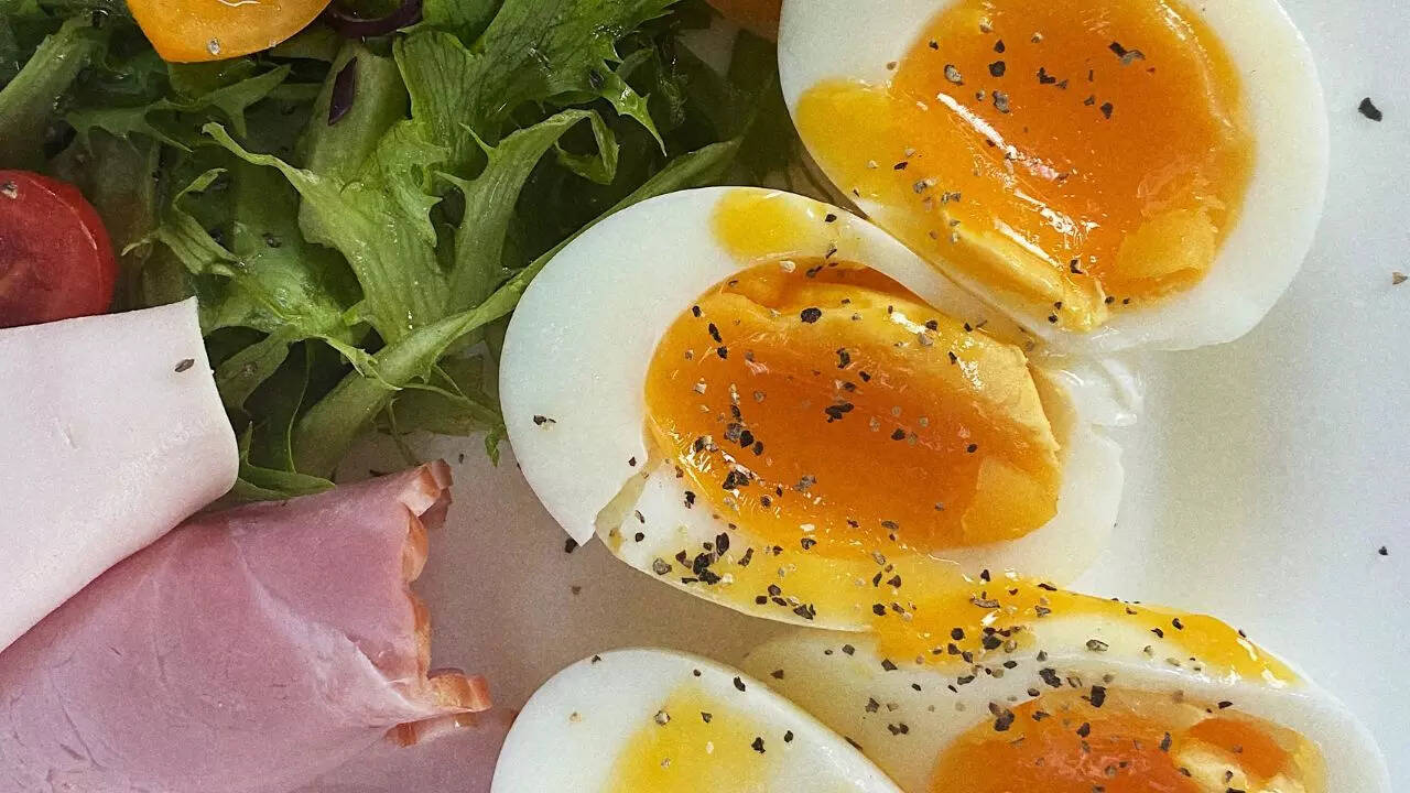 Best methods to reheat boiled eggs and other egg dishes